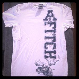 Men’s Abercrombie & Fitch distressed T-shirt